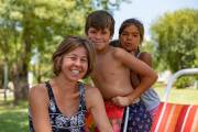 Besuch von zwei Kindern in Zarate
