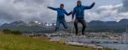 Wir vor Ushuaia