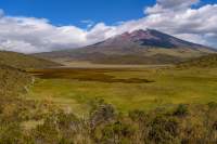 wieder unten, der Cotopaxi versteckt sich langsam hinter Wolken